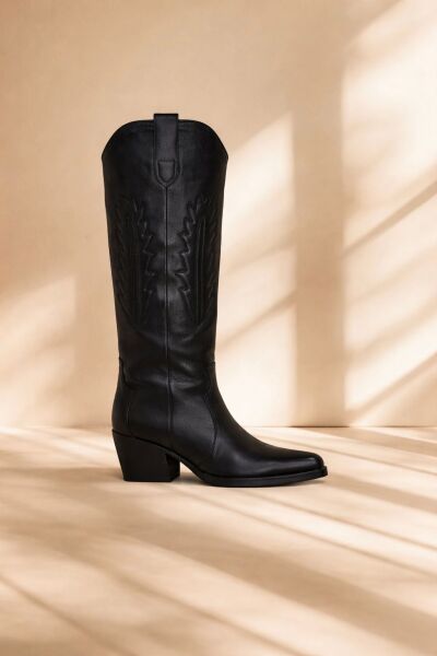 M-012 KADIN SİYAH GERÇEK DERİ  İŞLEMELİ ÇİZME